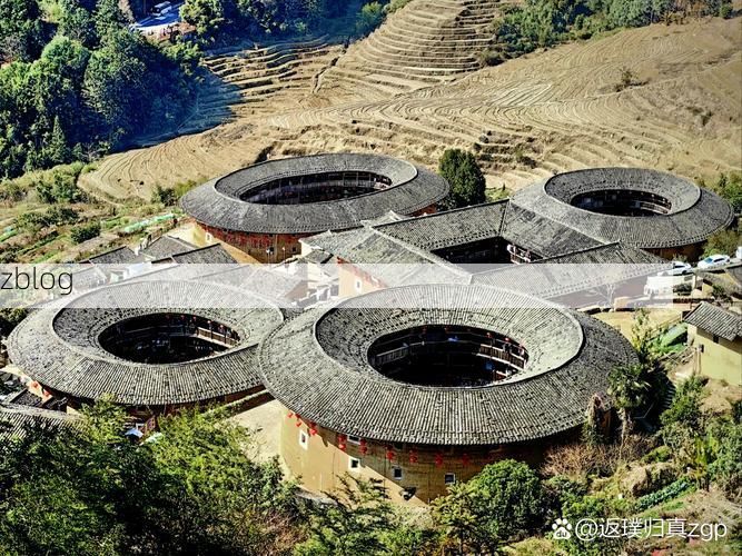 永定土楼围屋下的疫情防线：地理屏障如何塑造防控格局