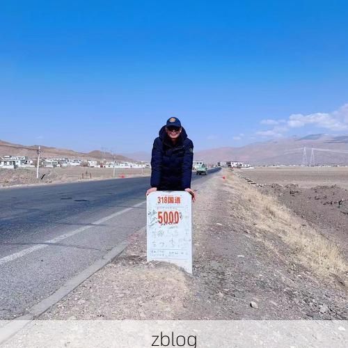 格尔木：青藏高原交通枢纽的防疫压力测试