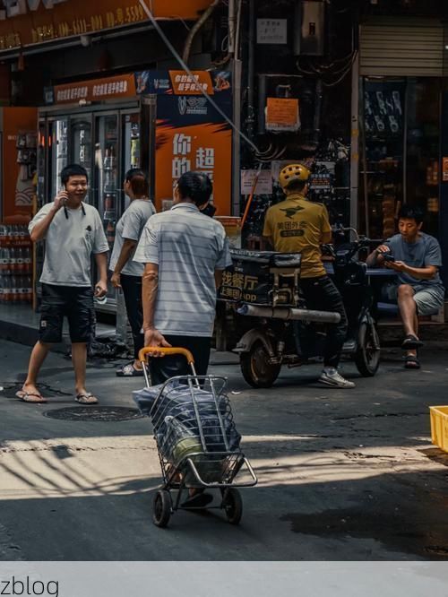 雨花区：铁路枢纽与城中村结构下的防疫压力测试