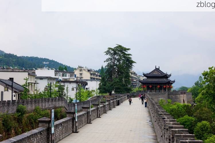 建德：新安江畔的零感染记录与地理屏障