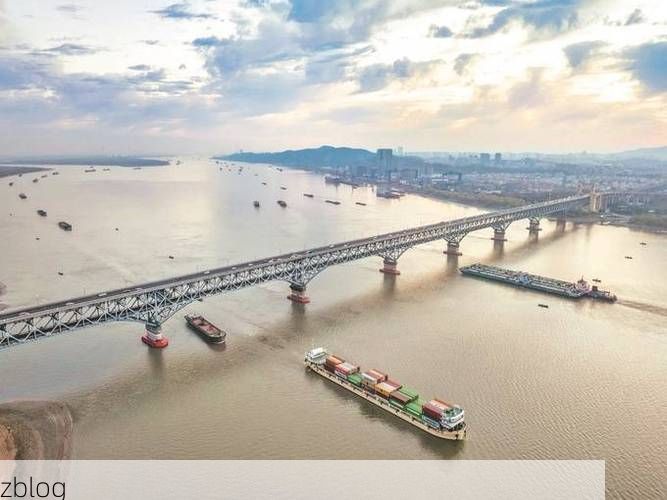 浦口：长江北岸交通枢纽的疫情防线与破防时刻