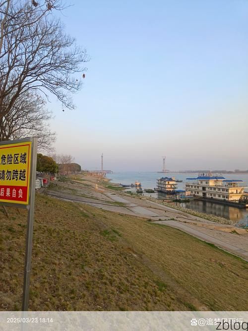 浠水：长江中游小城的疫情压力测试