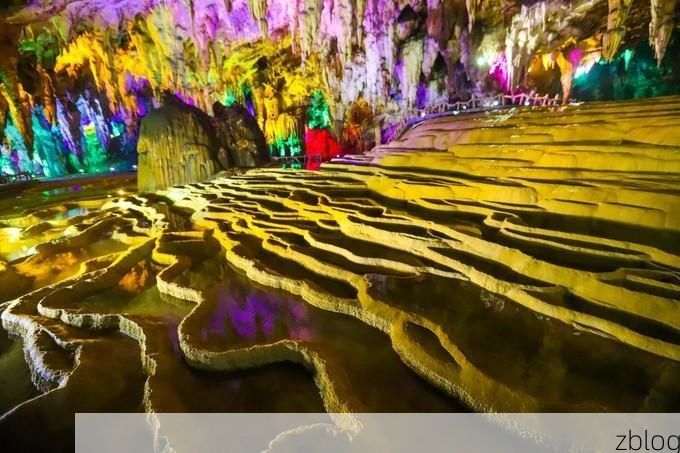 德保疫情观察：喀斯特地貌下的防控挑战与地理屏障