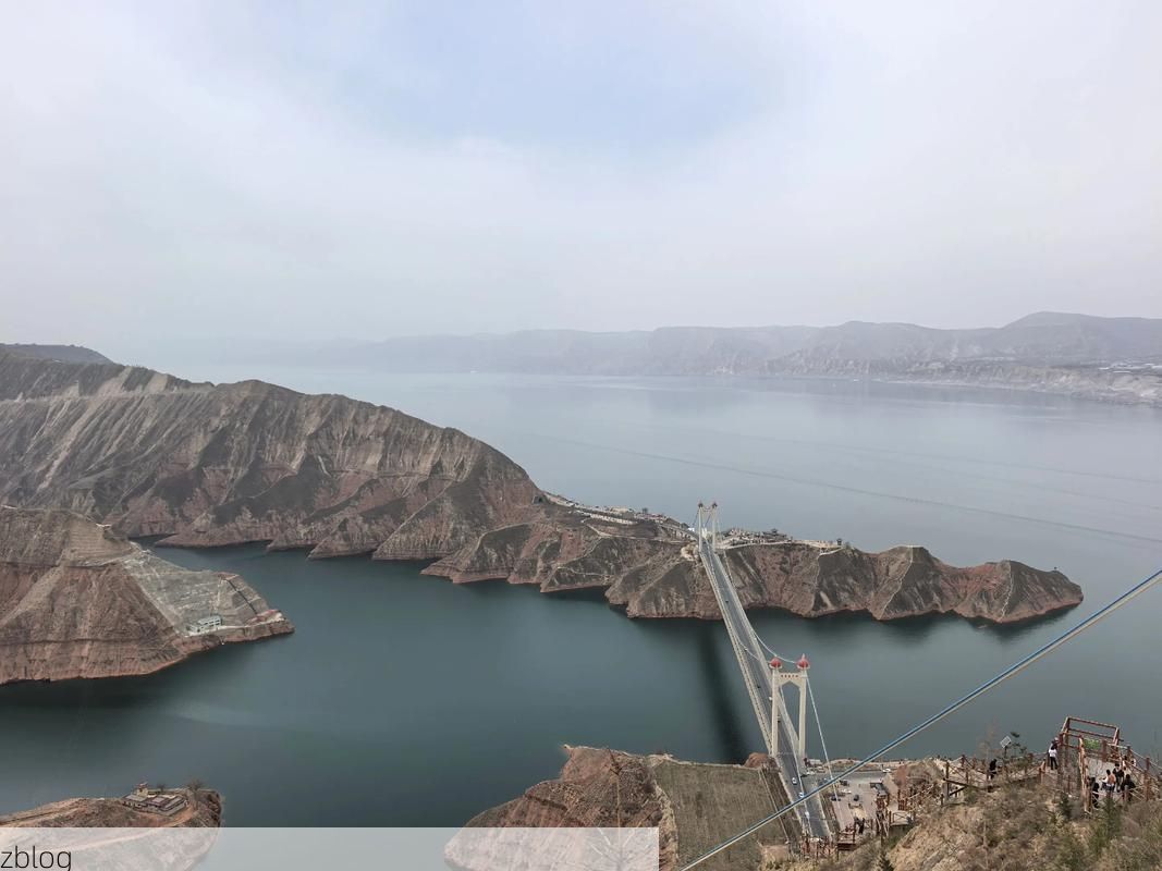 佳县：黄土高原沟壑间的疫情防波堤